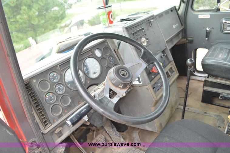 image for item BM9329 1993 Mack CH613 dump truck