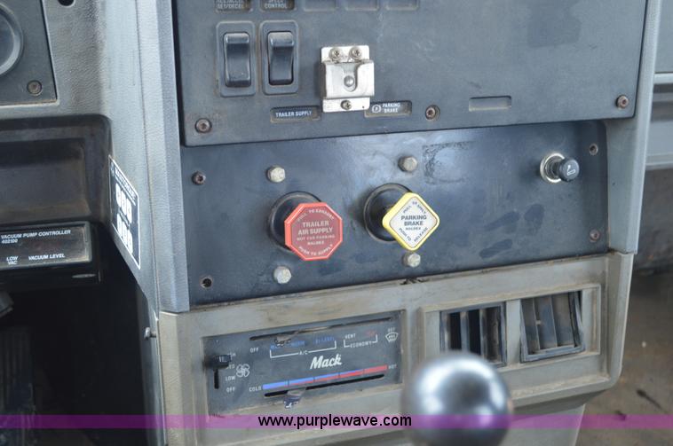 image for item BM9329 1993 Mack CH613 dump truck