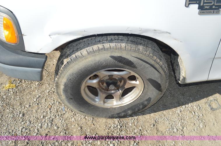 image for item BM9330 2003 Ford F150 pickup truck