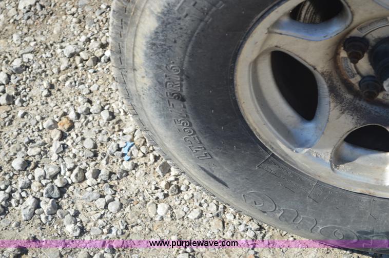 image for item BM9330 2003 Ford F150 pickup truck