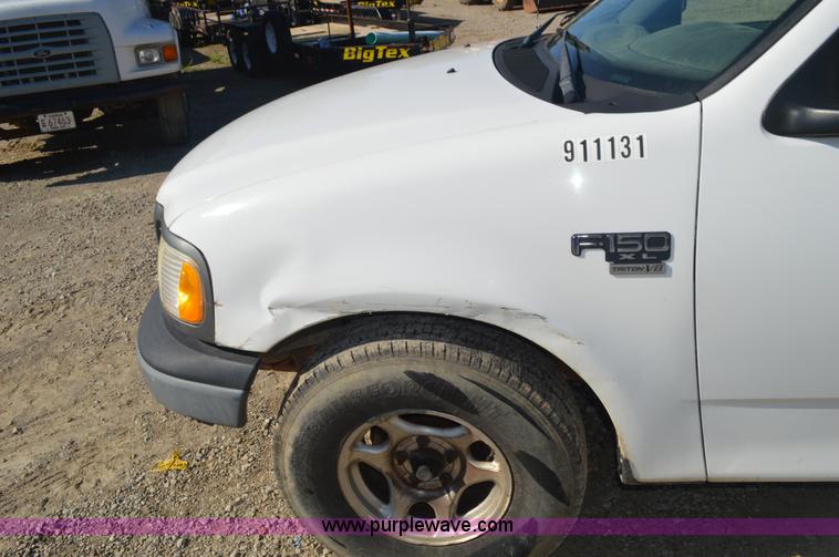 image for item BM9330 2003 Ford F150 pickup truck