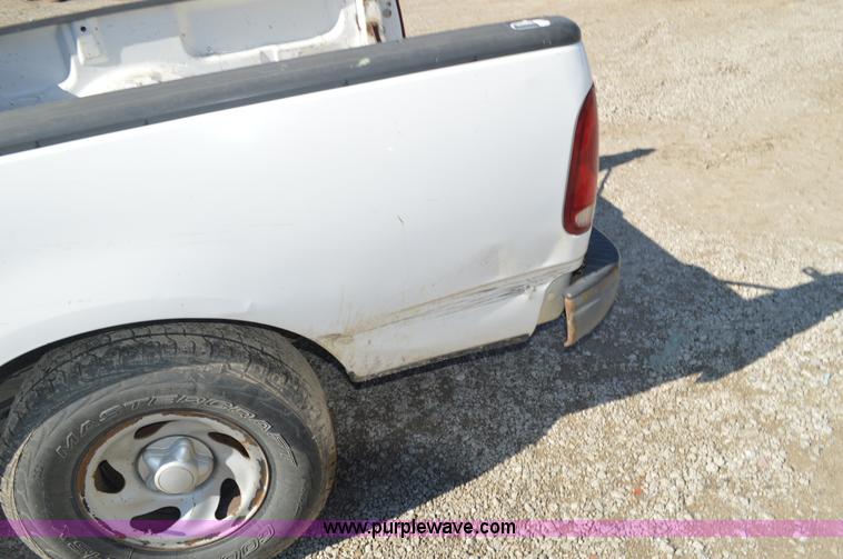image for item BM9330 2003 Ford F150 pickup truck