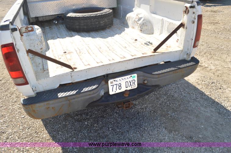 image for item BM9330 2003 Ford F150 pickup truck