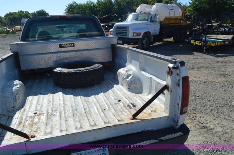 image for item BM9330 2003 Ford F150 pickup truck