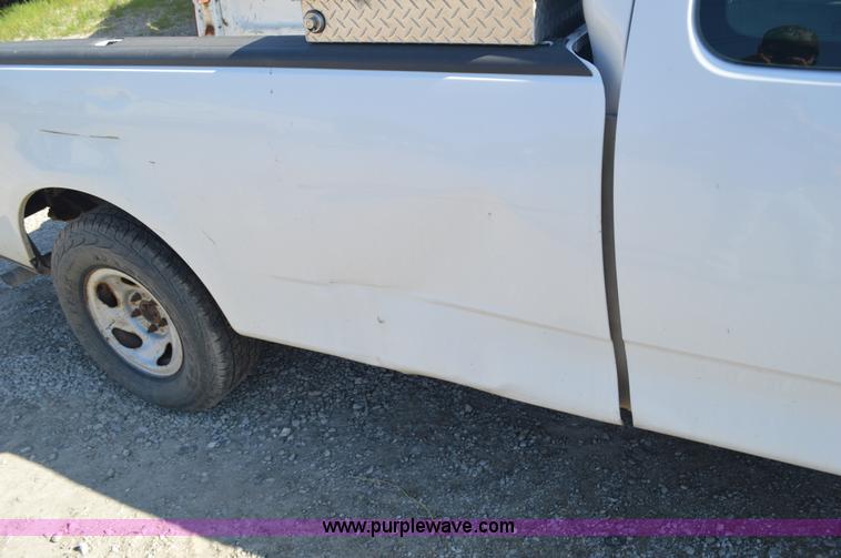 image for item BM9330 2003 Ford F150 pickup truck