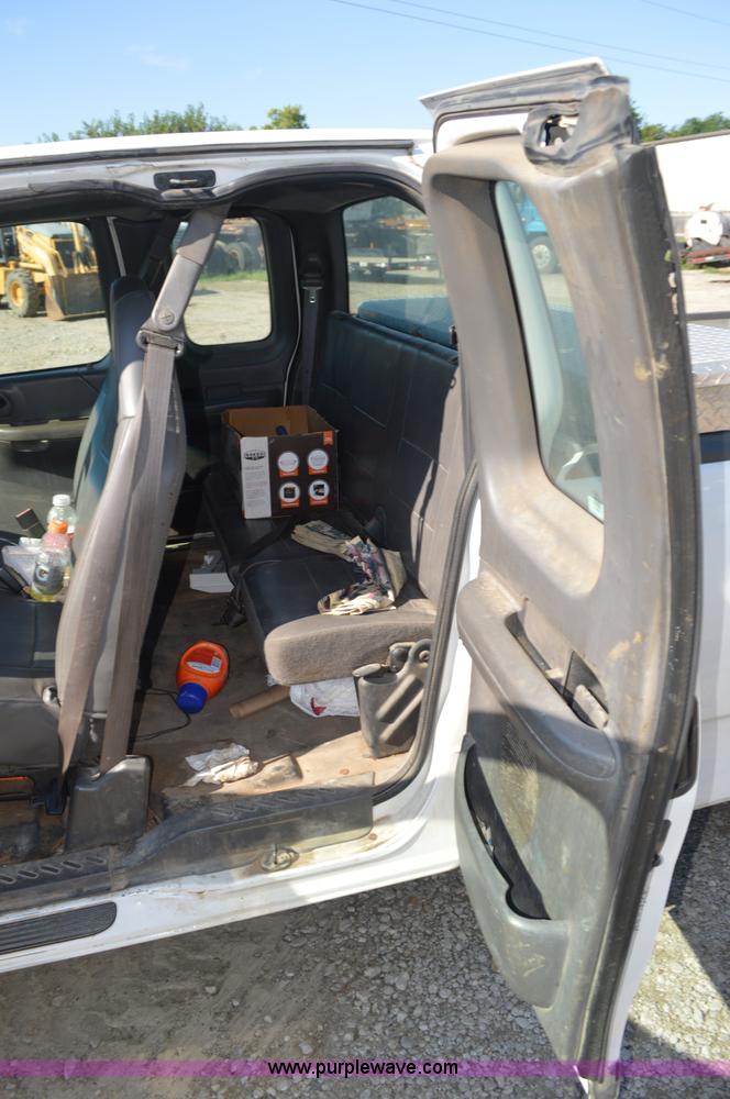 image for item BM9330 2003 Ford F150 pickup truck