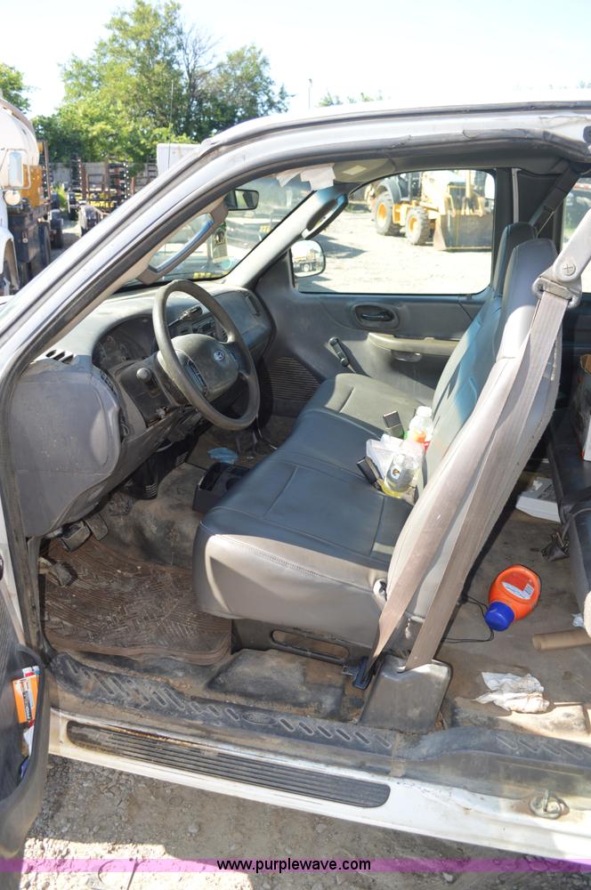 image for item BM9330 2003 Ford F150 pickup truck