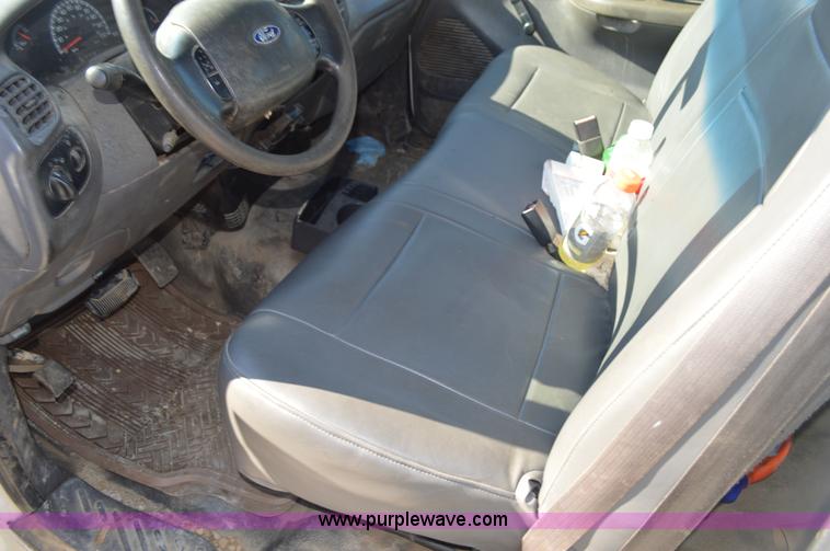 image for item BM9330 2003 Ford F150 pickup truck