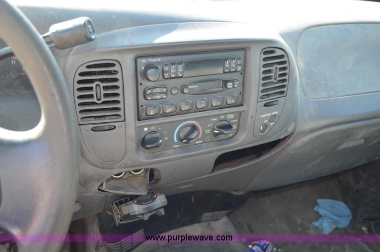 image for item BM9330 2003 Ford F150 pickup truck