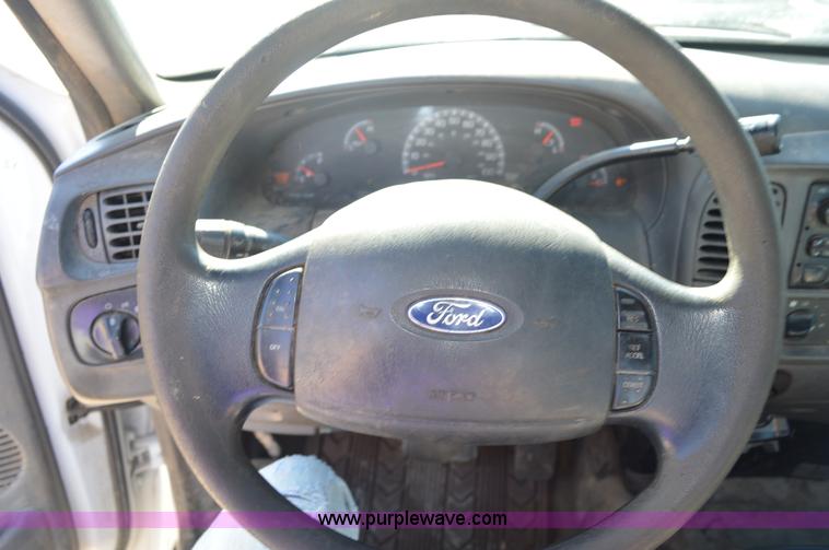 image for item BM9330 2003 Ford F150 pickup truck