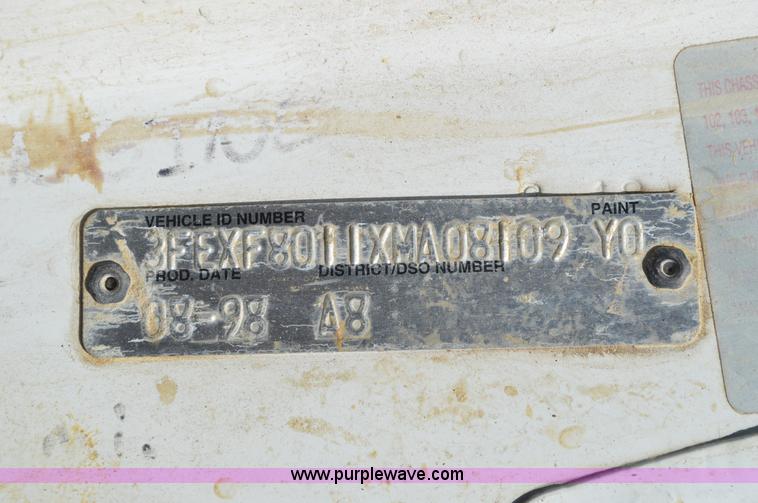 image for item BM9331 1999 Ford F800 flat bed truck with mud mixer