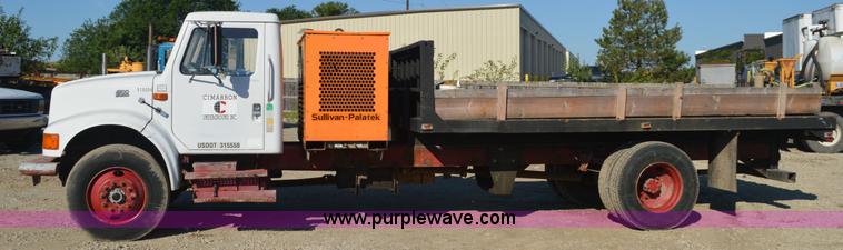 image for item BM9332 1997 International 4700 flat dump bed truck