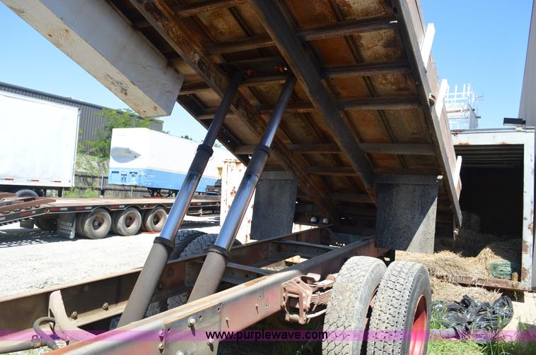 image for item BM9332 1997 International 4700 flat dump bed truck
