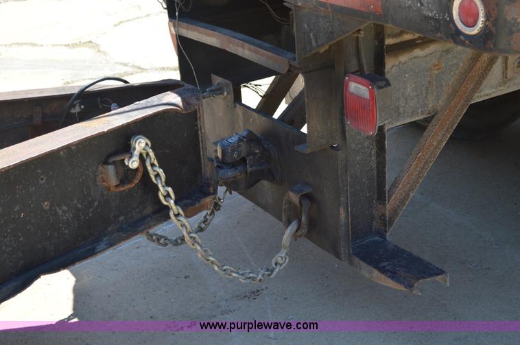 image for item BM9333 1998 Ford F800 Super Duty flatbed truck with mud mixer