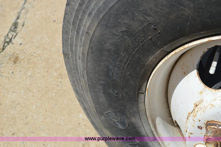 image for item BM9333 1998 Ford F800 Super Duty flatbed truck with mud mixer