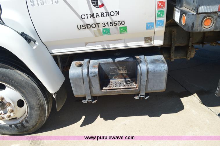 image for item BM9333 1998 Ford F800 Super Duty flatbed truck with mud mixer