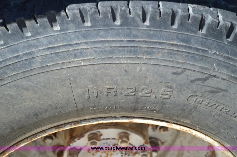 image for item BM9333 1998 Ford F800 Super Duty flatbed truck with mud mixer