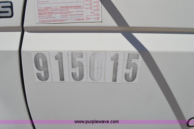 image for item BM9333 1998 Ford F800 Super Duty flatbed truck with mud mixer