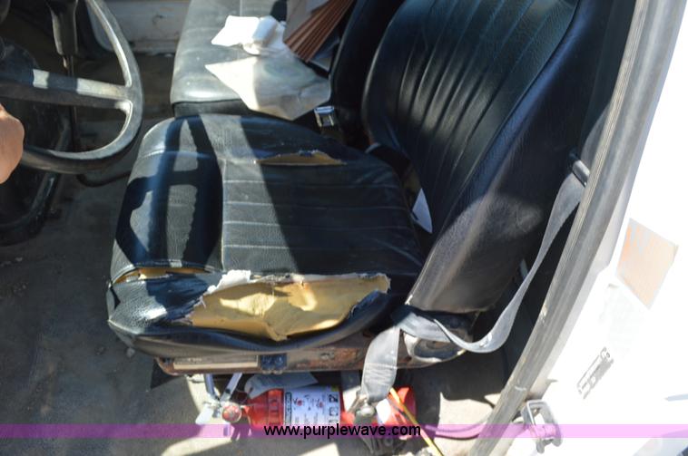 image for item BM9333 1998 Ford F800 Super Duty flatbed truck with mud mixer