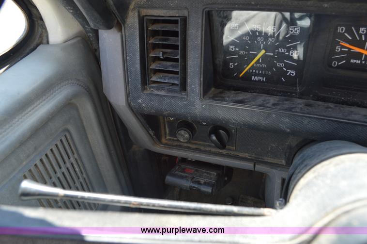 image for item BM9333 1998 Ford F800 Super Duty flatbed truck with mud mixer