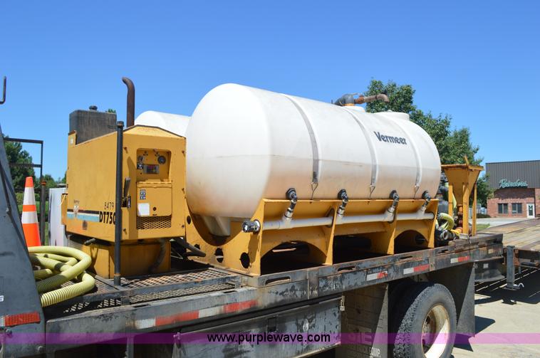 image for item BM9333 1998 Ford F800 Super Duty flatbed truck with mud mixer