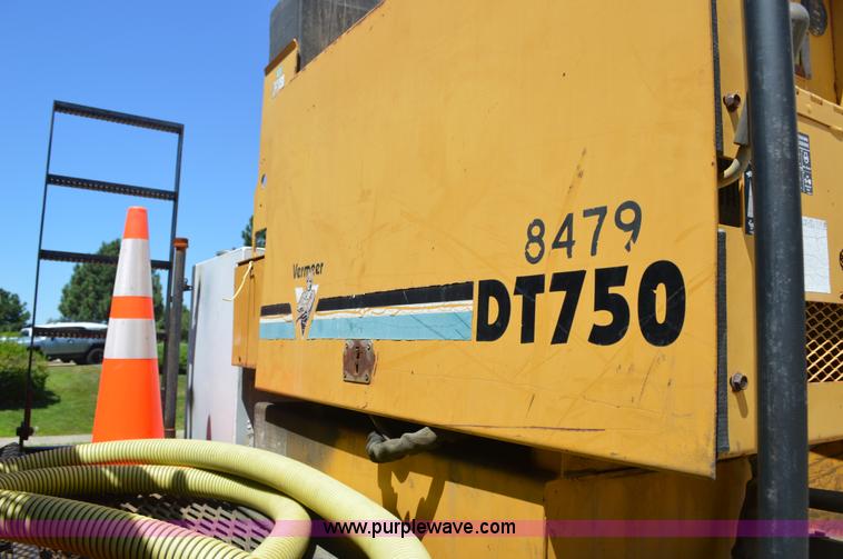 image for item BM9333 1998 Ford F800 Super Duty flatbed truck with mud mixer