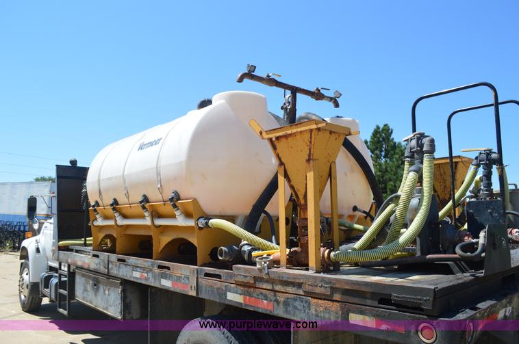 image for item BM9333 1998 Ford F800 Super Duty flatbed truck with mud mixer