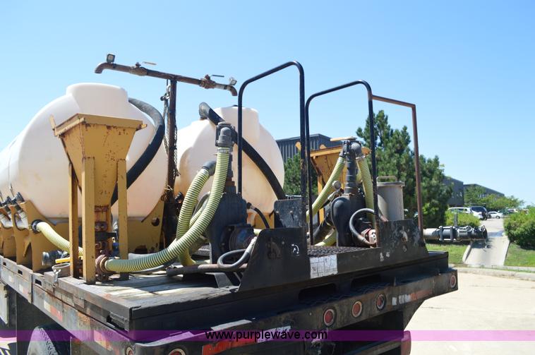 image for item BM9333 1998 Ford F800 Super Duty flatbed truck with mud mixer