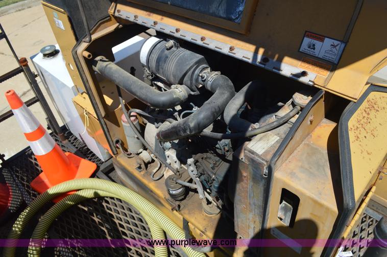 image for item BM9333 1998 Ford F800 Super Duty flatbed truck with mud mixer