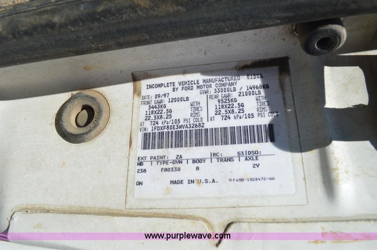 image for item BM9333 1998 Ford F800 Super Duty flatbed truck with mud mixer