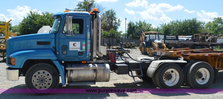 image for item BM9334 1997 Mack CH613 semi truck