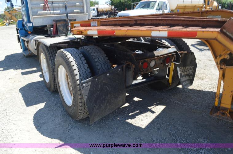 image for item BM9334 1997 Mack CH613 semi truck