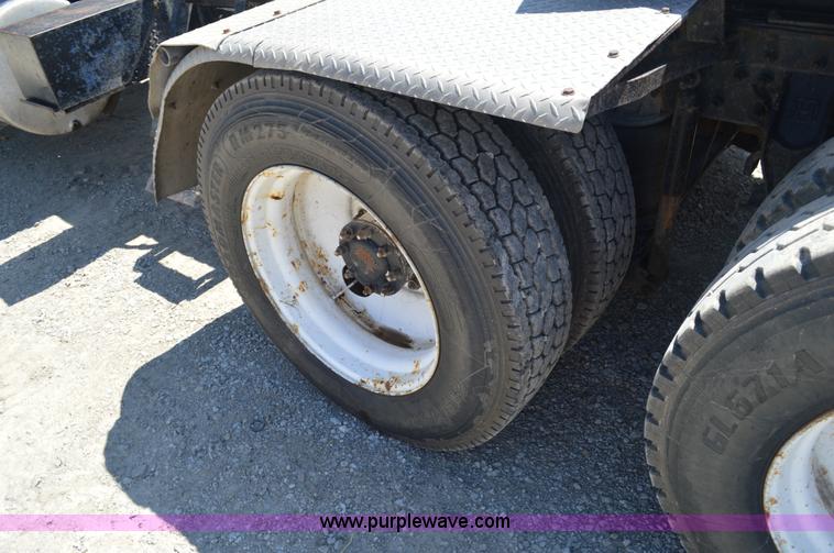 image for item BM9334 1997 Mack CH613 semi truck