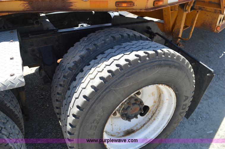 image for item BM9334 1997 Mack CH613 semi truck