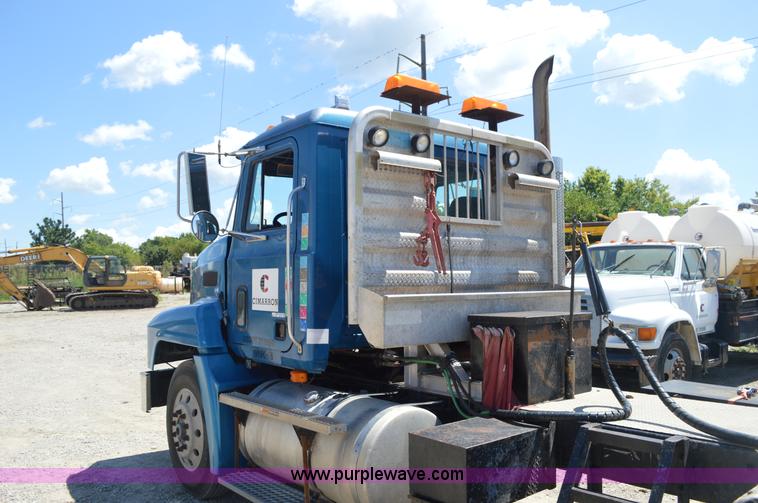 image for item BM9334 1997 Mack CH613 semi truck