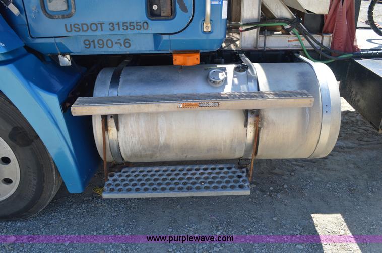 image for item BM9334 1997 Mack CH613 semi truck