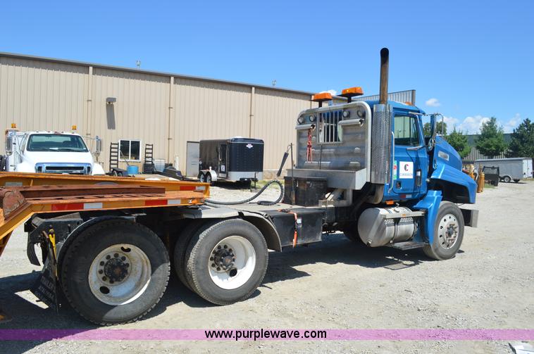 image for item BM9334 1997 Mack CH613 semi truck