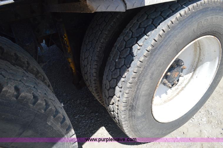 image for item BM9334 1997 Mack CH613 semi truck