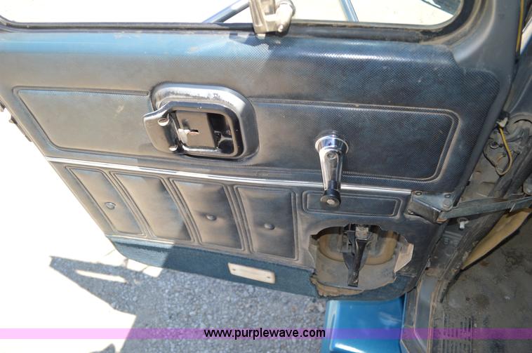 image for item BM9334 1997 Mack CH613 semi truck