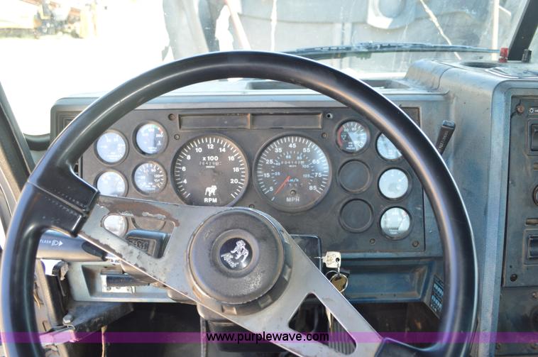 image for item BM9334 1997 Mack CH613 semi truck