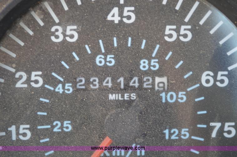 image for item BM9334 1997 Mack CH613 semi truck