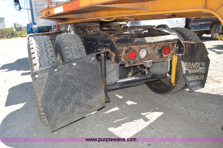 image for item BM9334 1997 Mack CH613 semi truck