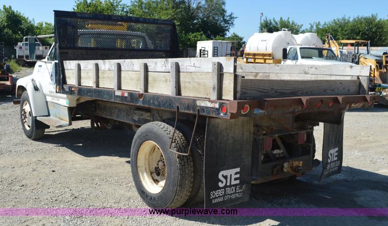 image for item BM9335 1997 Ford F800 flat dump bed truck