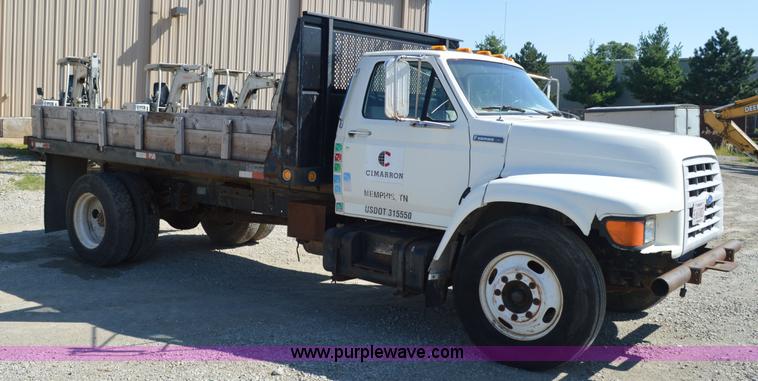 image for item BM9335 1997 Ford F800 flat dump bed truck