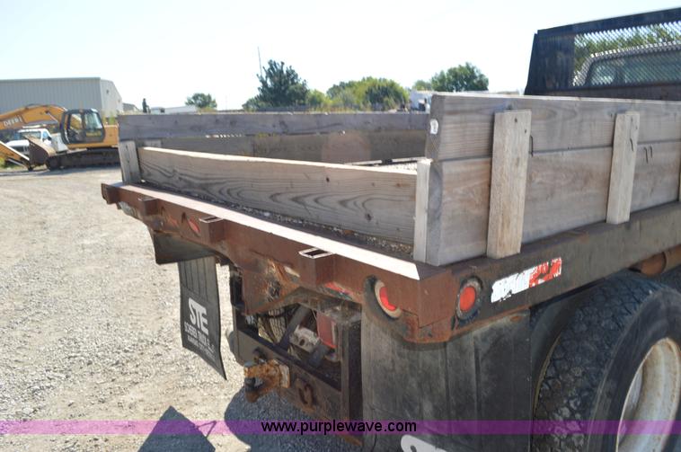 image for item BM9335 1997 Ford F800 flat dump bed truck