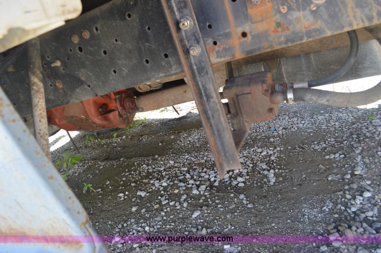 image for item BM9335 1997 Ford F800 flat dump bed truck