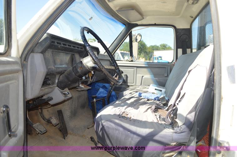 image for item BM9335 1997 Ford F800 flat dump bed truck