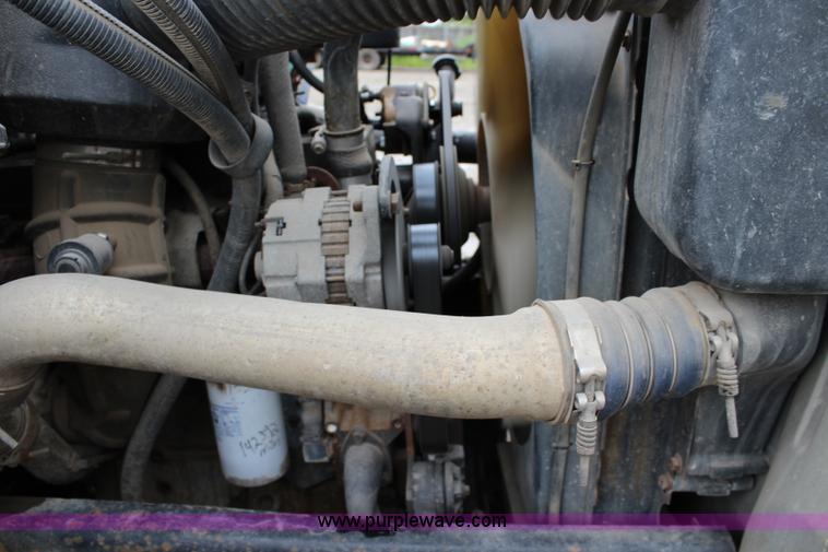 image for item BM9337 1999 Ford F800 flatbed truck with mud mixer