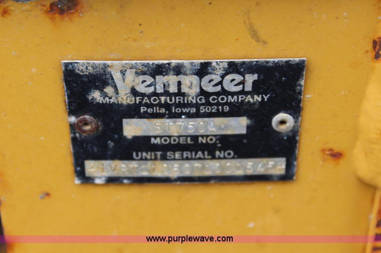 image for item BM9337 1999 Ford F800 flatbed truck with mud mixer