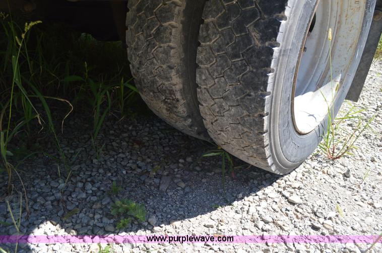 image for item BM9340 1999 Ford F450 service truck